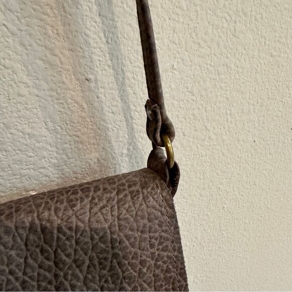 Jess Conti | handmade pebbled leather soft stone flap bag crossbody - Picture 5 of 16